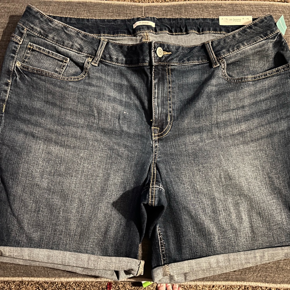 🆕 Maurice's Bermuda Mid-Rise Shorts Brand new with tags.